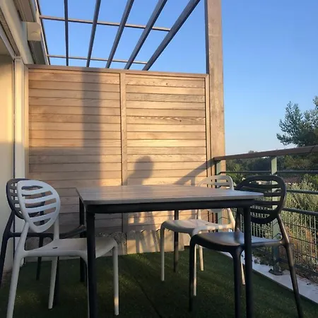 T2 Avec Piscine Et Terrasse Dans Residence Arboree La Rochelle  Exterior photo